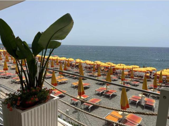 Emily Home Giardini Naxos Exterior photo